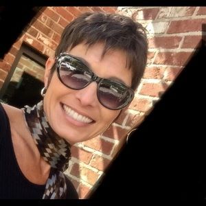 Meet your Posher, Becki